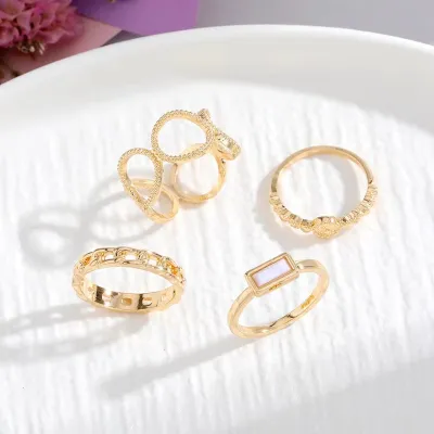 Vintage Golden Circle Decor Finger Ring Set (4 pcs)